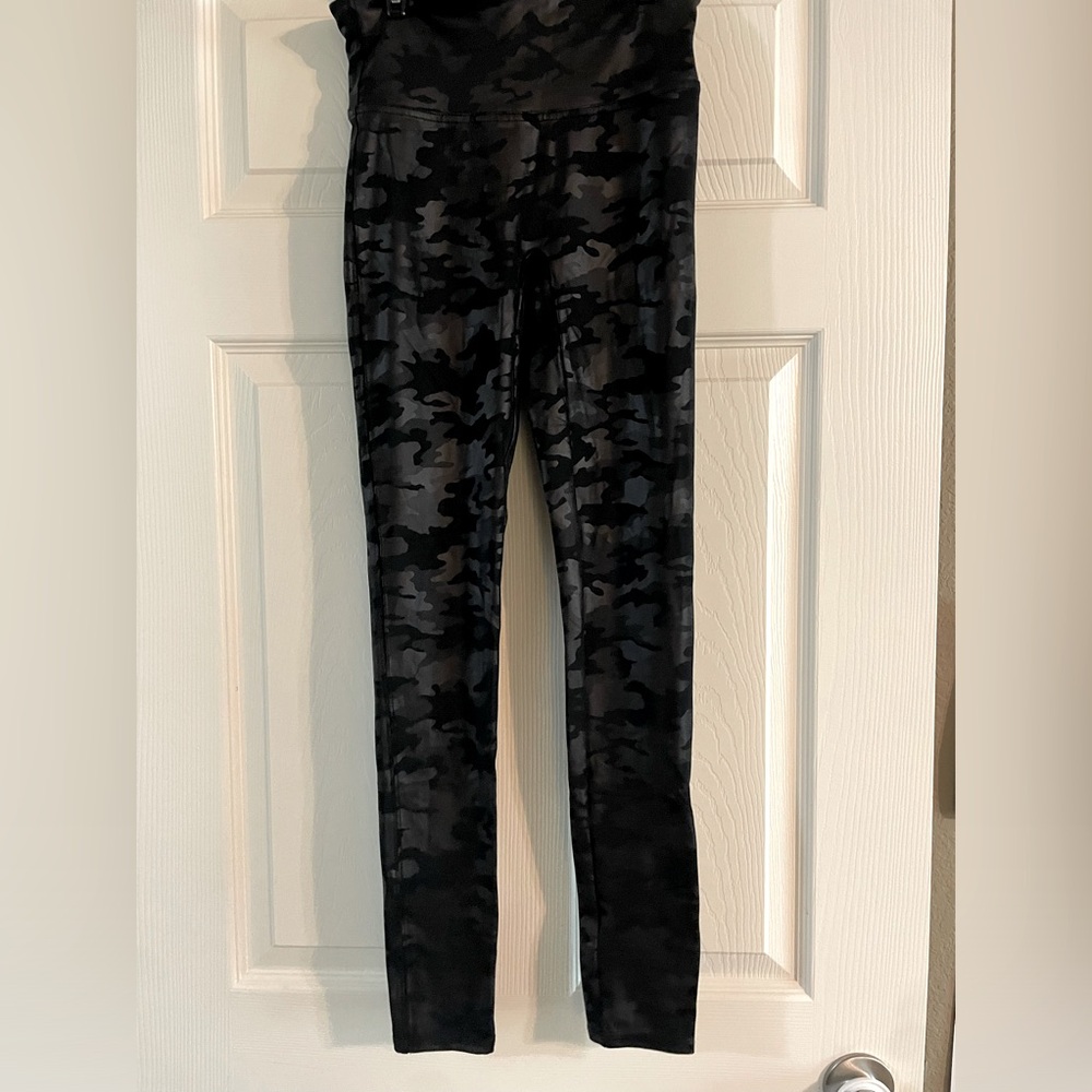 Spanx black camo leggings